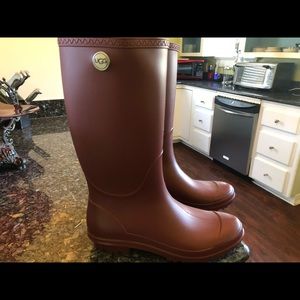 Brand NEW!!!! AUTHENTIC UGG RAIN BOOTS